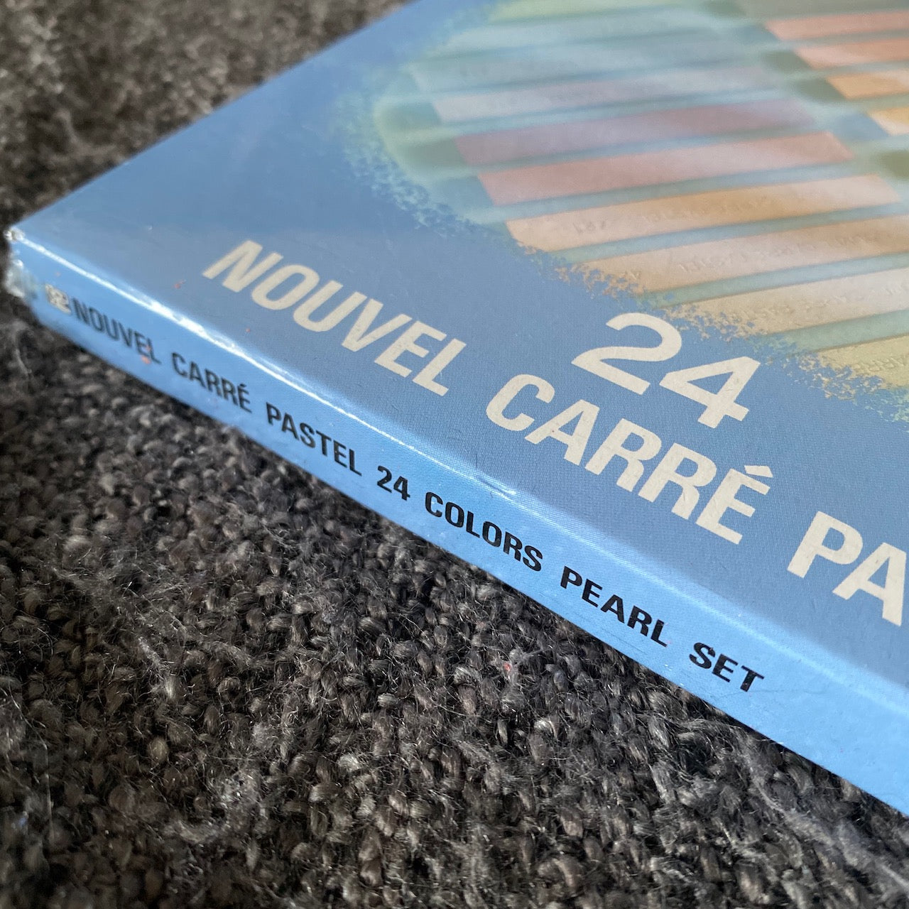 Nouvel Carré Pastel 24-Pearl Colour