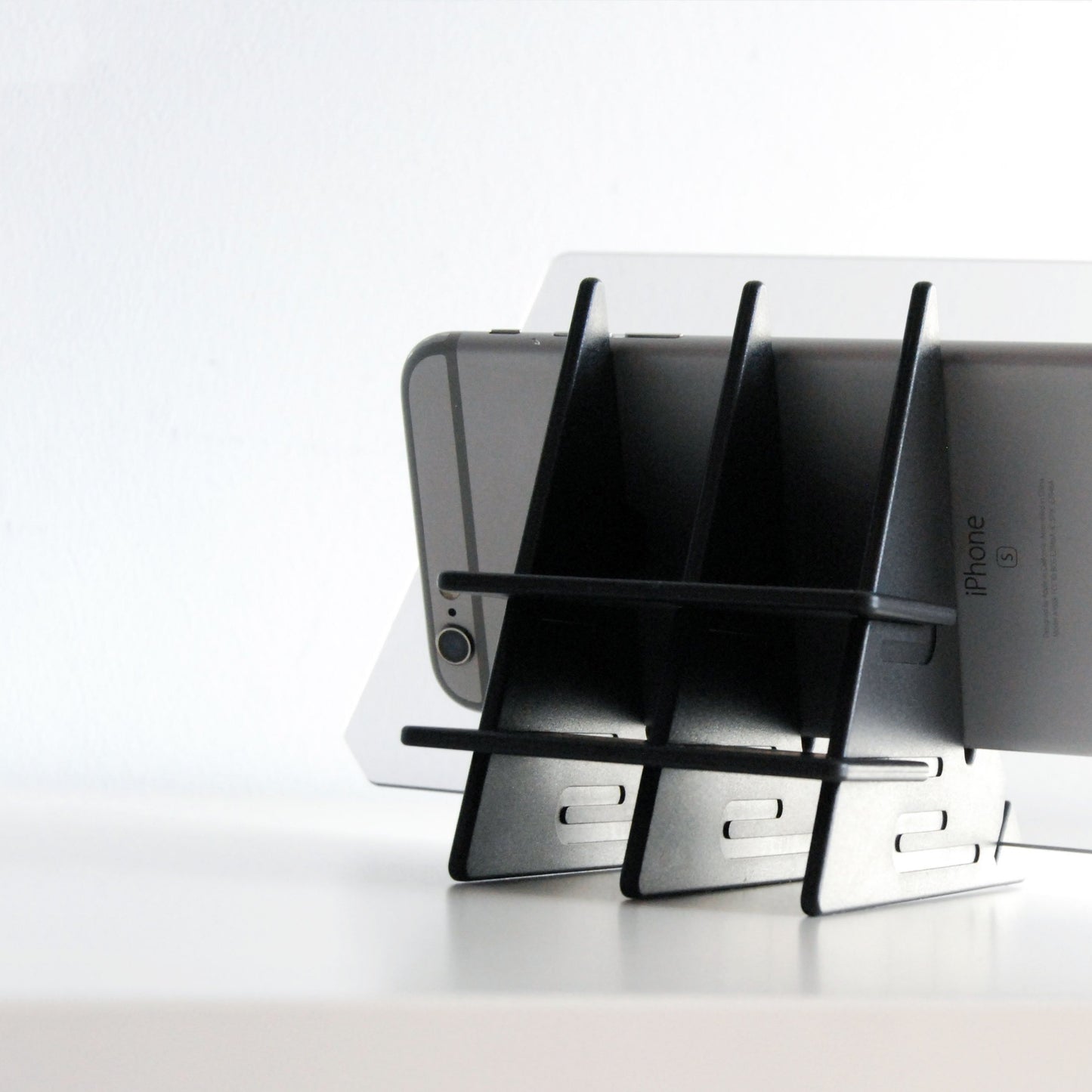 Etchr Mirror | Bringing images from your device to life