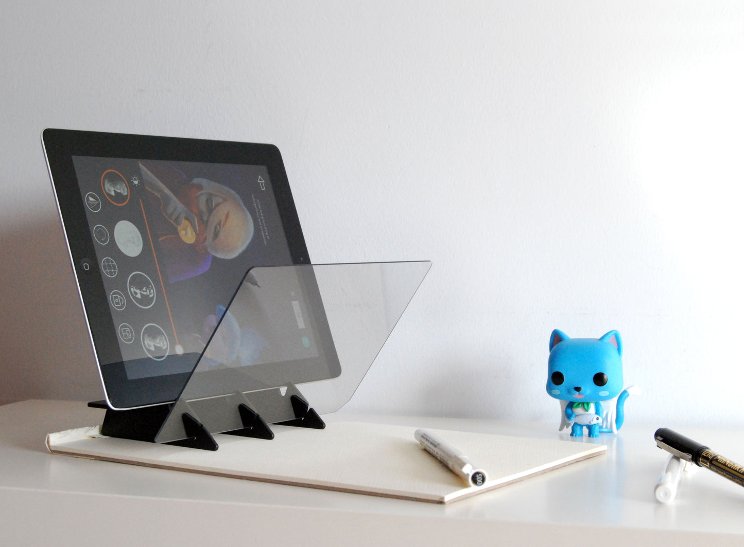 Etchr Mirror | Bringing images from your device to life