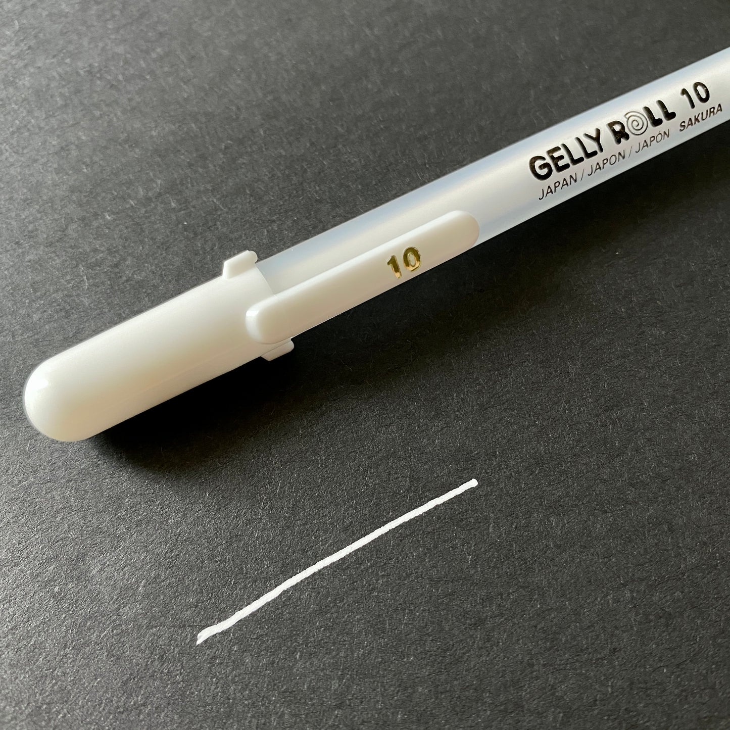 Gelly Roll White pen
