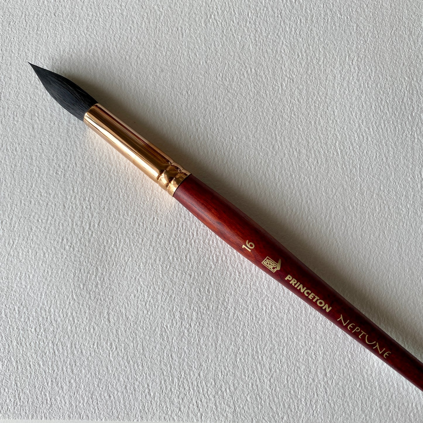 Princeton Neptune 4750 Series | Synthetic Squirrel | Round Brush