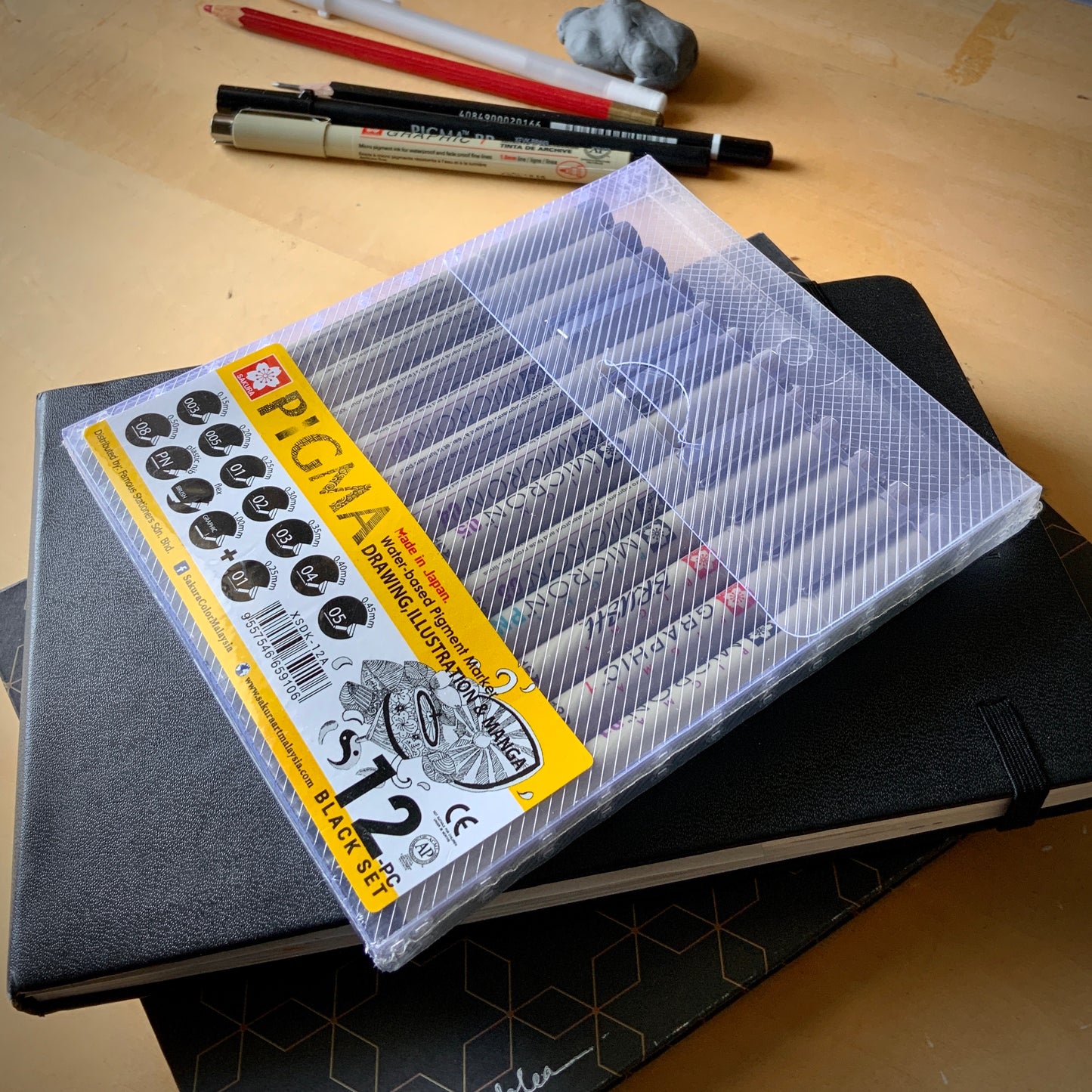 PIGMA Micron Set of 12/ 8/ 6 (Black)