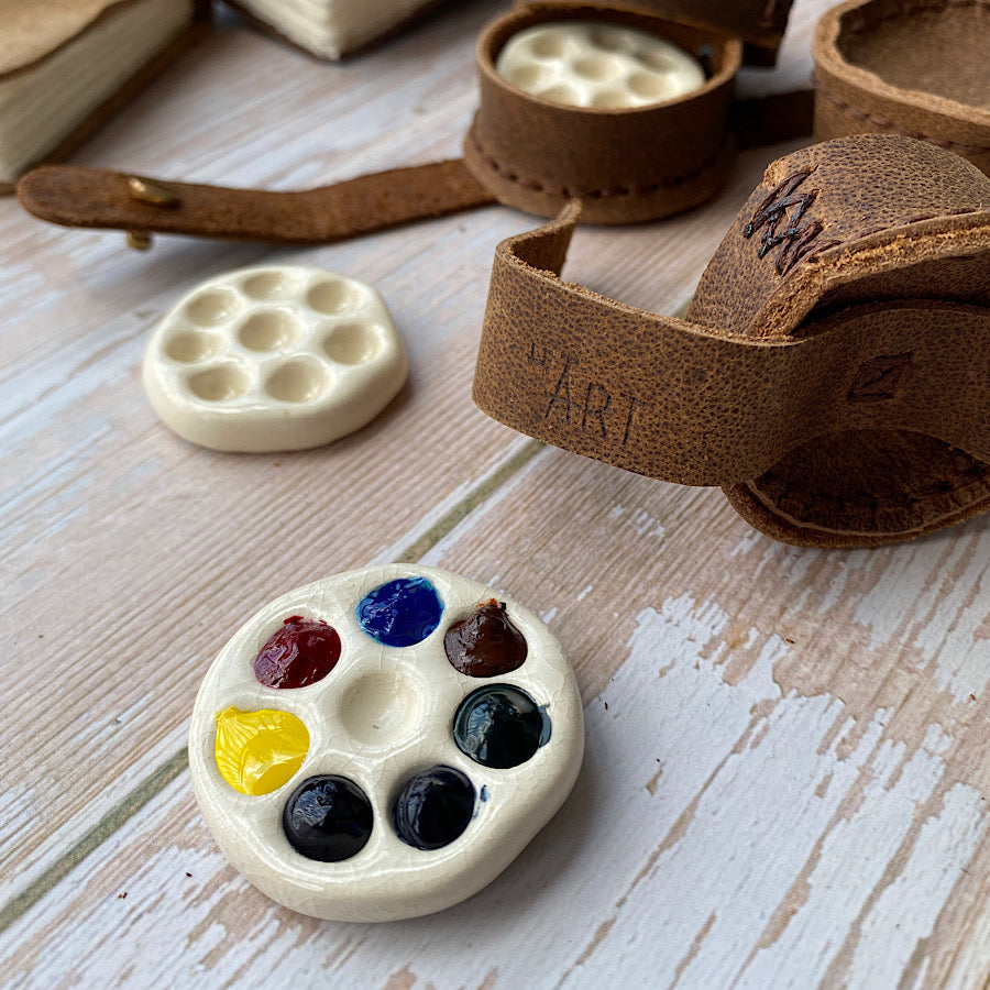 Le Petit Miniature Handmade Palette with Leather Casing
