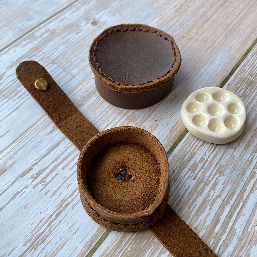 Le Petit Miniature Handmade Palette with Leather Casing
