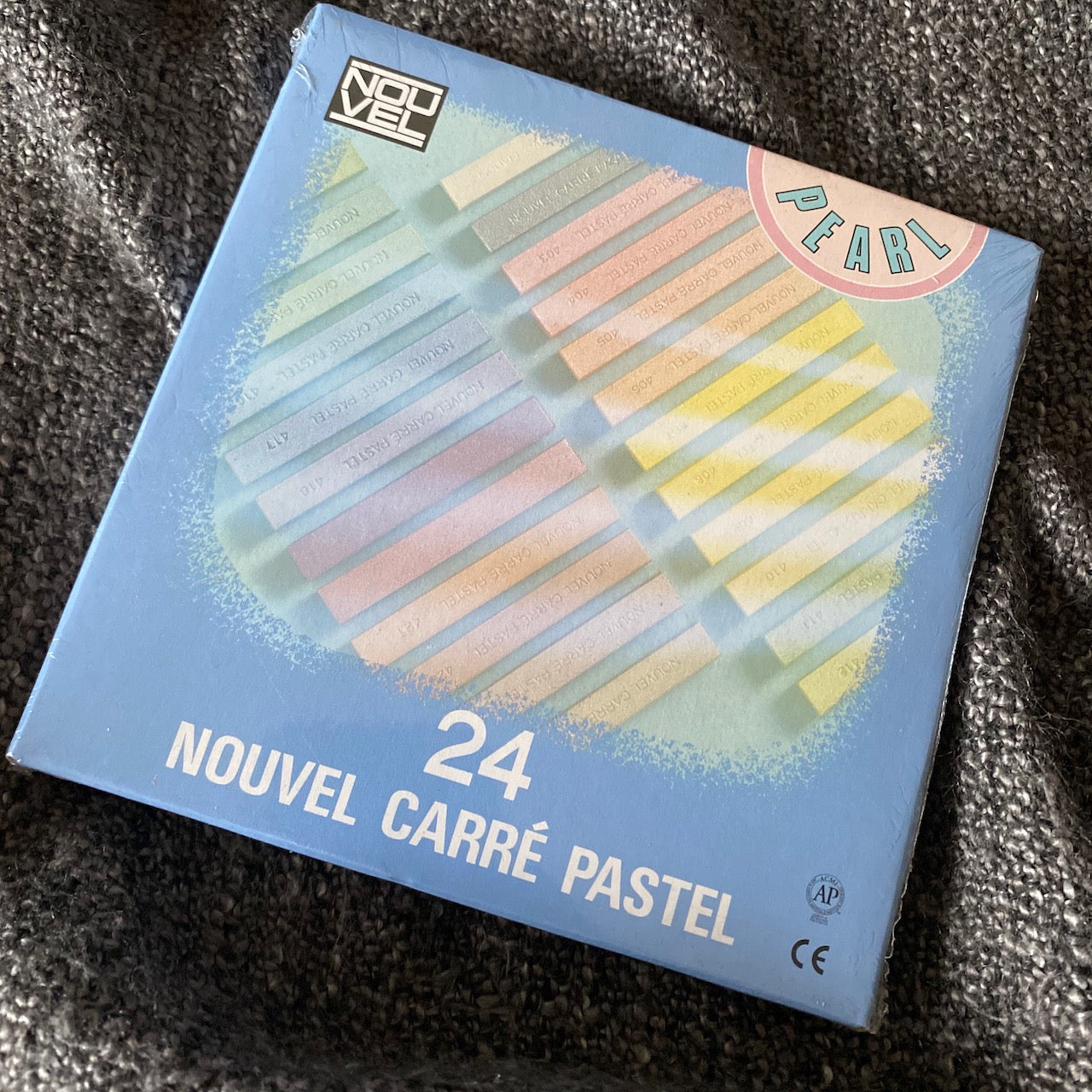 Nouvel Carré Pastel 24-Pearl Colour